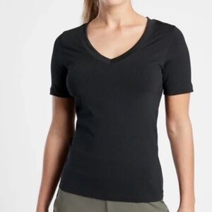 EUC Athleta Renew V Neck Ribbed Short Sleeve Tee Shirt Top Athleisure Medium
